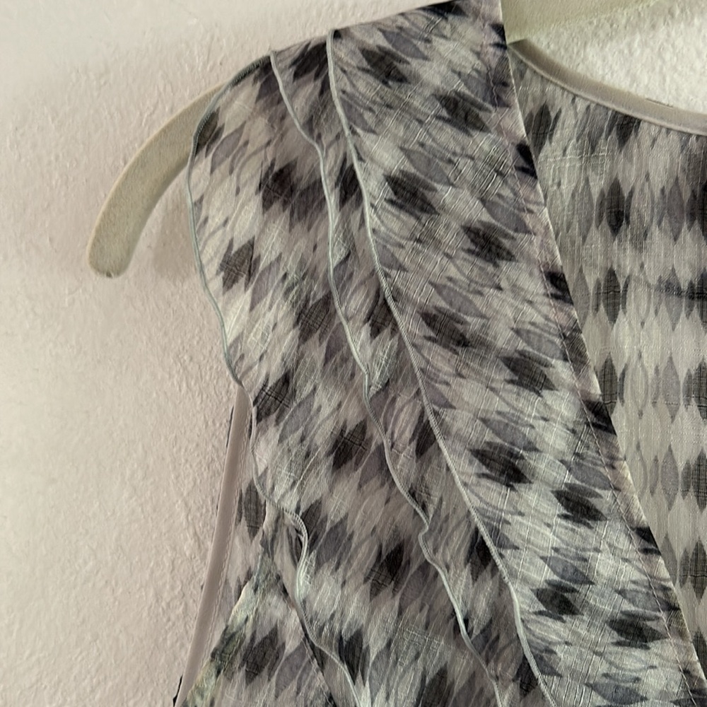 ARMANI Patterned Sleeveless Top Ruffles- medium - Picture 3 of 6